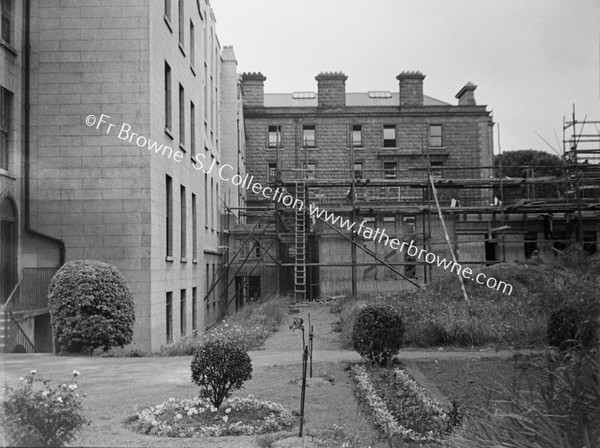 BUILDING LIBRARY AT MILLTOWN PARK S.J.